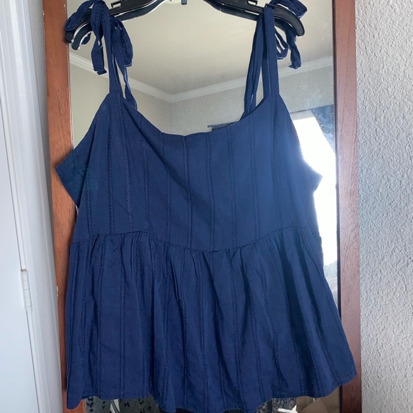 Navy blue old navy tank top with tie sleeves - Picture 1 of 2